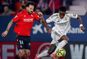 رئال صدر لالیگا را به بارسلونا تعارف زد