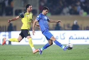 تساوی استقلال و فجر در نیمه اول با اشتباه آدان