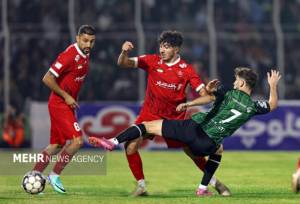 شکست پرسپولیس برابر خیبر در نیمه اول/ سرخپوشان همچنان در بحران نبُردن