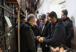 گودرزی: میزان ذخیره کالاها و میوه شب عید کافی است