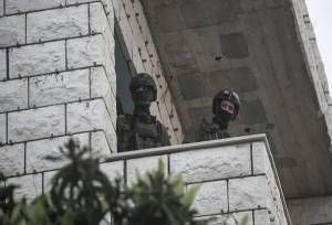 حمله شهرک نشینان صهیونیست به فعالان صلح خارجی در نابلس