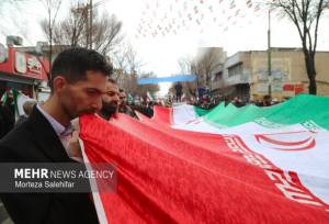 حضور باشکوه مردم نراق در سالروز پیروزی شکوهمند انقلاب اسلامی