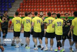 سپاهان با پیروزی ۲۲ بر ۲۰ در شهرآورد نفس‌گیر نصف‌جهان، فاصله با صدر را حفظ کرد