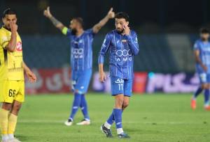 عبور استقلال از سد فجر و رسیدن  به صدر/  کاپیتان به داد آدان رسید