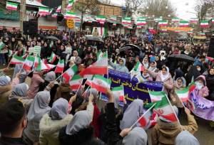 حضور باشکوه مریوانی‌های مرزدار در یوم‌الله ۲۲ بهمن