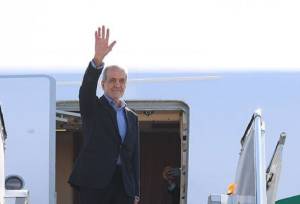 رئیس‌جمهور وارد خرم‌آباد شد