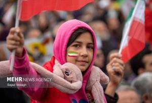 حضور کم نظیر مردم همدان در راهپیمایی ۲۲ بهمن