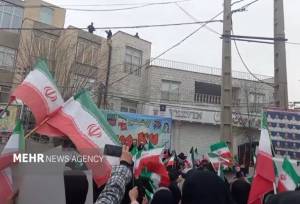 حضور پرشور مردم ورامین در راهپیمایی ۲۲ بهمن