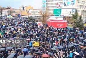نمایش همبستگی نسل‌ها از میدان ولی‌فقیه تا میدان انقلاب ارومیه