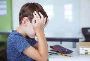 چگونه کودکان را در مقابل اخبار منفی محافظت کنیم؟