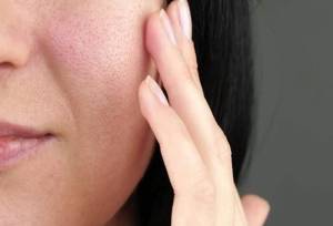 اشتباهات رایج در انتخاب کرم برای منافذ باز پوست