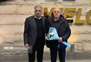 اوزجان بیزاتی مربی مدنظر استقلال، وارد ایران شد