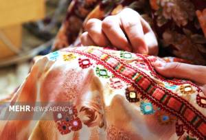 حیات «سوزن دوزی بلوچ» با دستان زنان توانمند حاشیه نشین زاهدان
