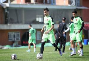 گل‌گهر به دنبال صدرنشینی است؛ مس رفسنجان روی لبه پرتگاه سقوط