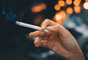 سیگار می‌کشم و به آن افتخار می‌کنم!