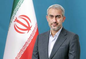 وزیر اقتصاد در رأس هیأتی وارد عربستان شد