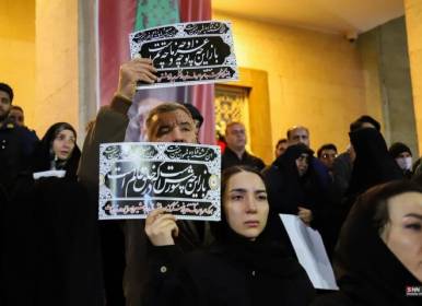 ادامه جوش و خروش اصفهانی‌ها در سوگ رهبر شهید