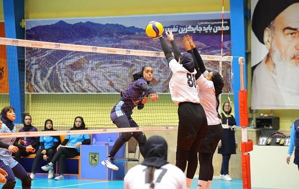 تقابل مدعیان در پلی آف والیبال زنان؛ جدال ستاره‌ها