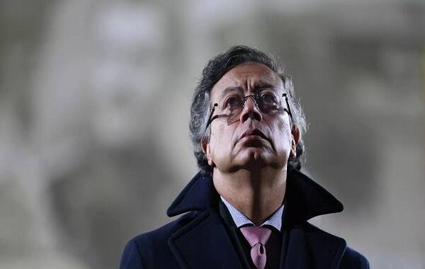 رئیس‌جمهور کلمبیا از سوءقصدی جان سالم به در برد