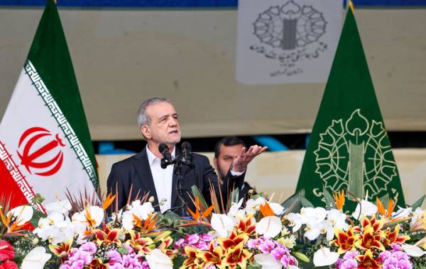 برابر زیاده‌خواهی‌ها و بی‌عدالتی‌ها سر خم نمیکنیم