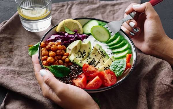 این اشتباهات غذای سالم را به سم بدل می‌کند!