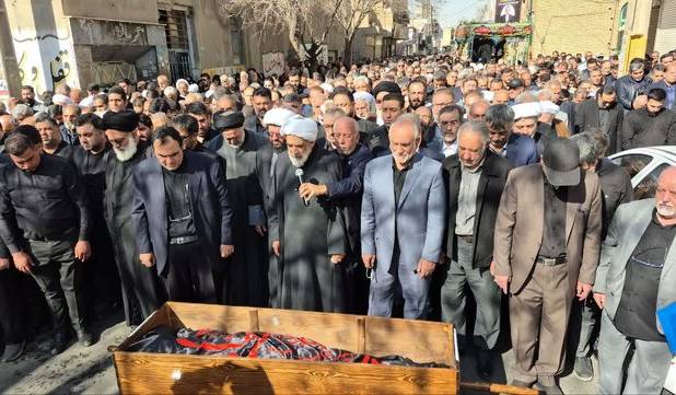 تشییع پیکر محمد قمی جانباز دفاع مقدس و نماینده سابق پاکدشت و ورامین در مجلس