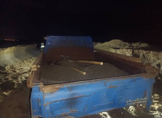 متخلف برداشت شبانه مصالح از بستر پارک ملی دریاچه ارومیه دستگیر شد