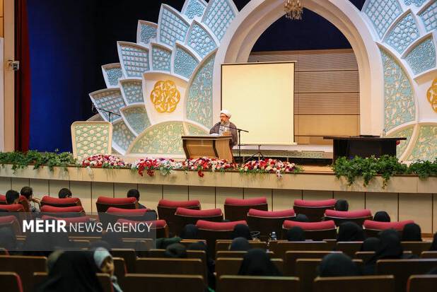 مطهری‌اصل: رفتار ائمه جمعه، آیینه‌ای از چهره دین در نگاه مردم است