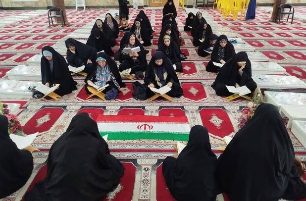 برگزاری محفل انس با قرآن در گلزار شهدای آستانه اشرفیه