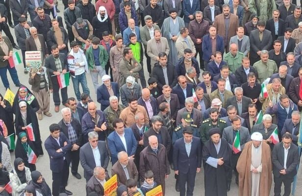 نمایش اقتدار و همبستگی در راهپیمایی ۲۲ بهمن ملکشاهی 