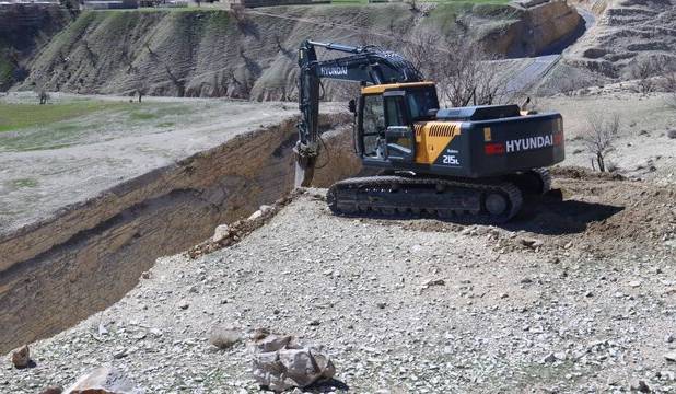 عملیات ایمن‌سازی محور پالایشگاه گاز ایلام برای پیشگیری از حوادث جاده‌ای