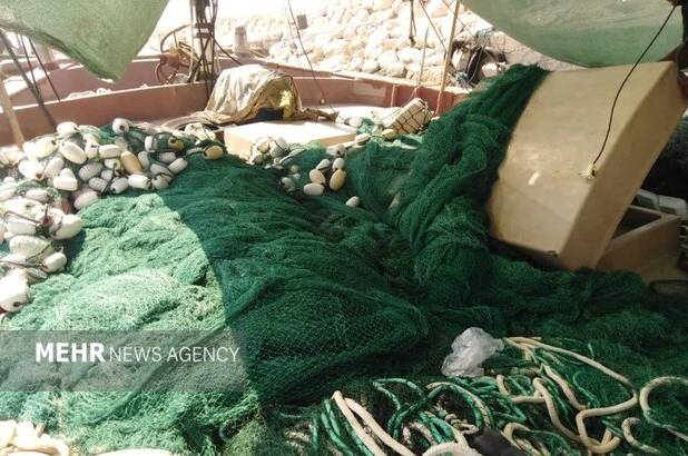 توقیف لنج صیادی متخلف در استان بوشهر