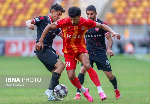 فولادی‌ها در فکر صعود، ذوب‌آهنی‌ها در فکر نجات