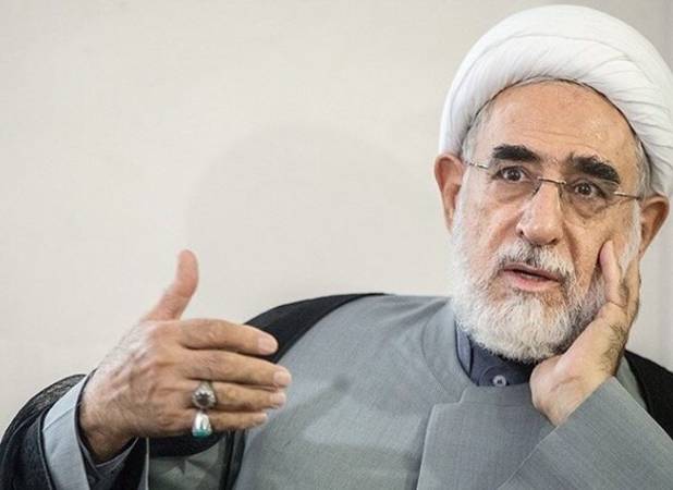 به هر کس بیشتر چاپلوسی کند مقام بهتری می‌دهند