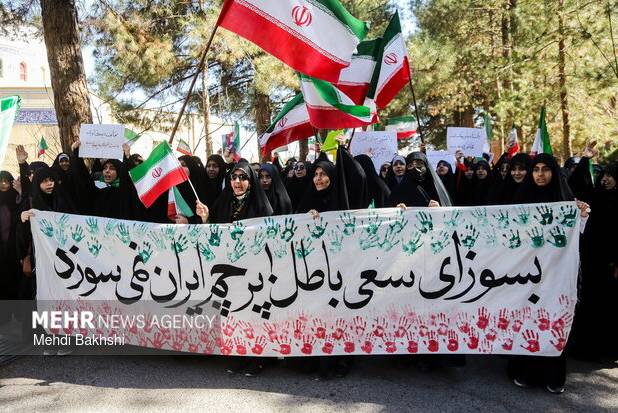 ایران با علم و غیرت فرزندانش سرافراز خواهد ماند