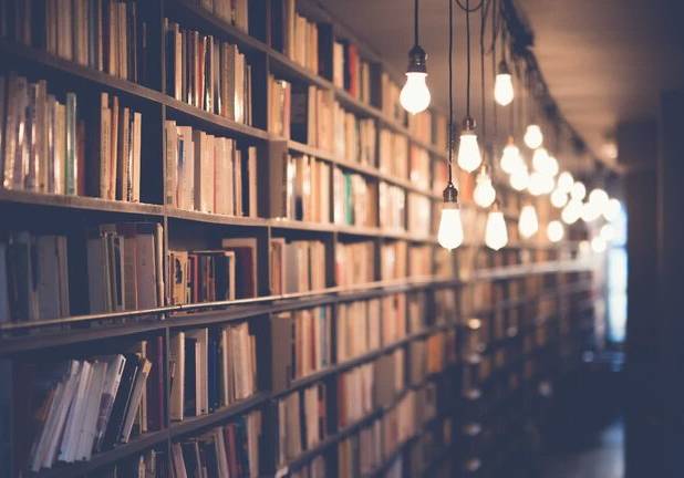 یک نویسنده: مطالعه در ماه رمضان باید حال‌خوب‌کن و معناگرا باشد