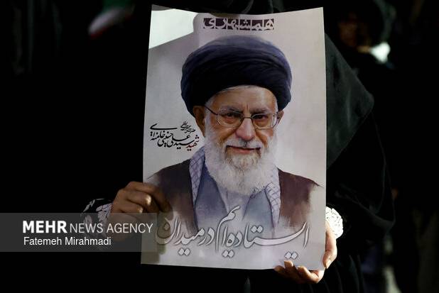 مرثیه خوانی مهدی رسولی در مشهد؛ دلتنگ لبخند آقای شهیدم
