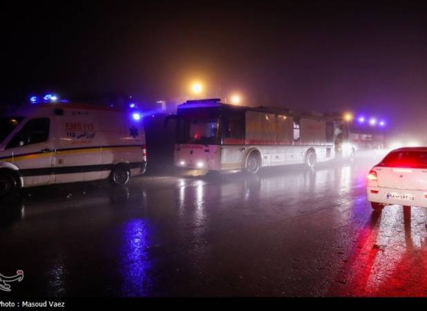 عملیات امداد ونجات در تهِ درهِ محل حادثه سقوط بالگرد