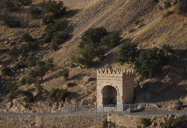 راز سربه مُهر یک بنای تاریخی در کرمانشاه