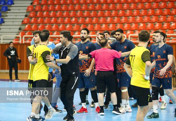 مربی تیم هندبال سپاهان: داور باتجربه می‌توانست سرنوشت بازی مقابل مس را عوض کند