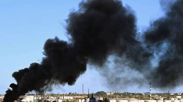 آتش ۱۰ هکتاری سودجویان در تالاب انزلی/ اقدامات لازم تا اطفای کامل آتش ادامه دارد