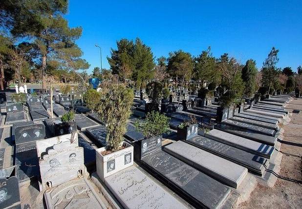 ۱۳۰ هزار میت در آرامستان کرمانشاه دفن شده/ خرید و فروش قبر غیرقانونی است