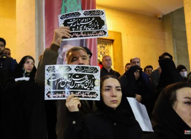 ادامه جوش و خروش اصفهانی‌ها در سوگ رهبر شهید