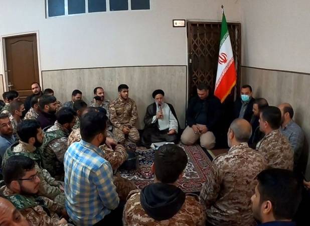 قابی از «بازدید سرزده» رئیسی از یگان ویژه فاتحین