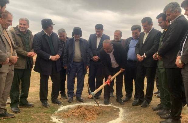 طرح پخش سیلاب و مدیریت رواناب بهمئی کلنگ زنی شد