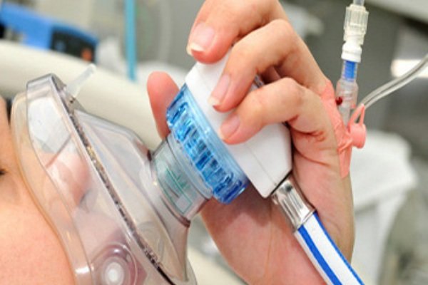 اهدای ۹۰۰ میلیون ریال تجهیزات پزشکی به هلال احمر بهاباد