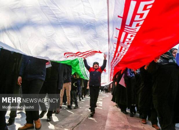 راهپیمایی یوم‌الله ۲۲ بهمن ۱۴۰۴ تا دقایقی دیگر در زنجان آغاز می شود