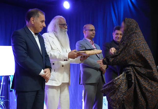 برترین‌های جشنواره‌های تئاتر و موسیقی زندانیان استان یزد تجلیل شدند