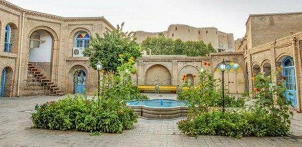 آماده واگذاری خانه‌های تاریخی و اماکن گردشگری لرستان به بخش خصوصی هستیم