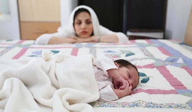 کاهش سن بازنشستگی با تولد فرزند برای مادران شاغل